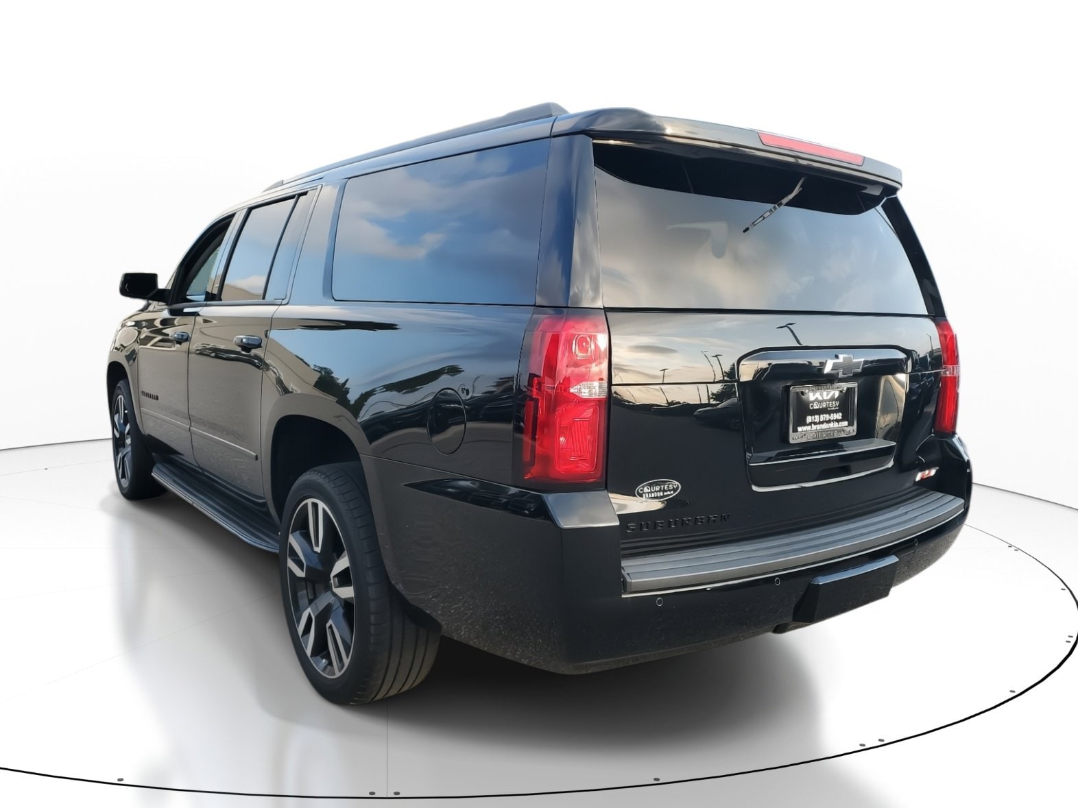 Used 2020 Chevrolet Suburban Premier with VIN 1GNSCJKJ6LR273883 for sale in Tampa, FL