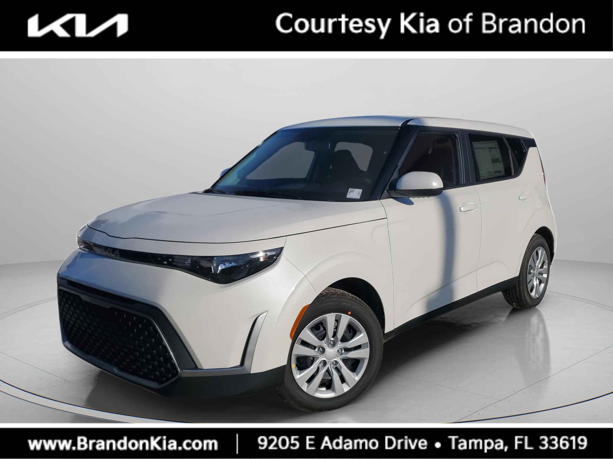 2025 Kia Soul LX's photo