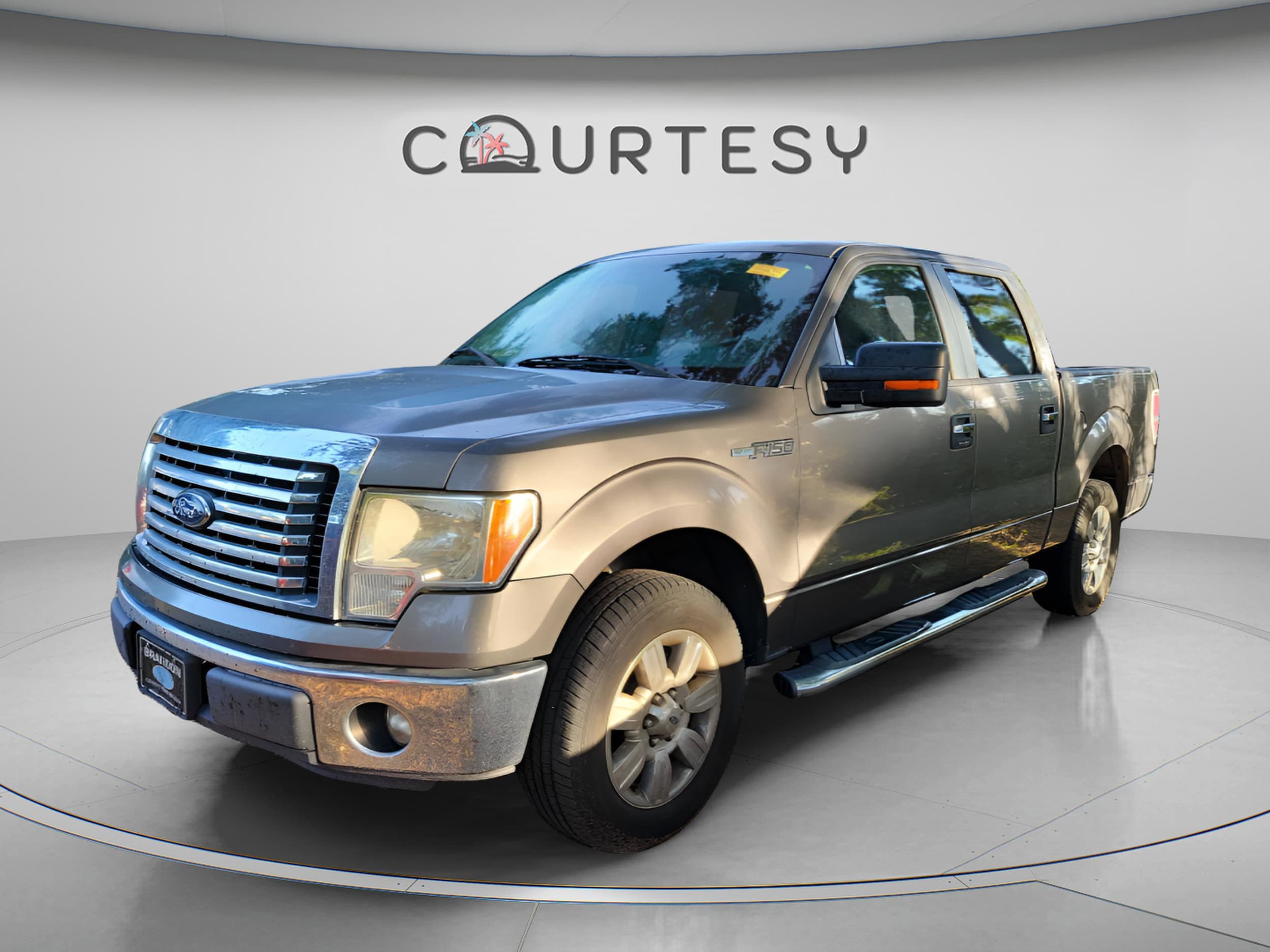 2011 Ford F-150 XLT SuperCrew 145-in's photo