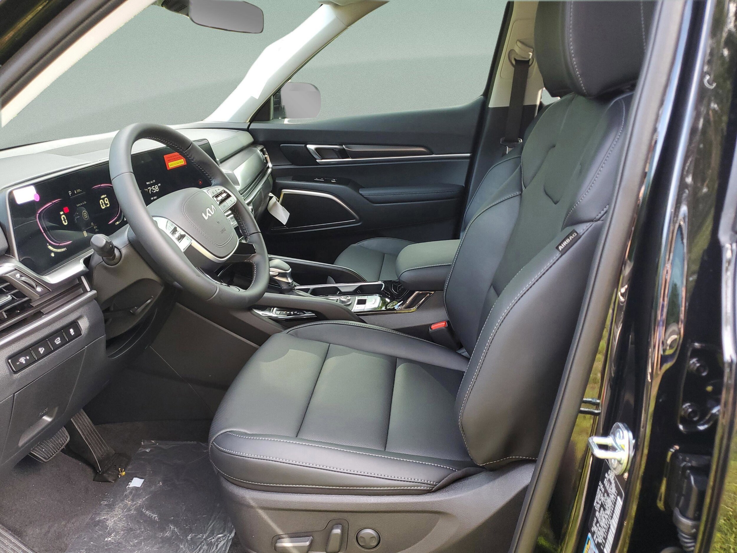 2025 Kia Telluride S - Photo 20