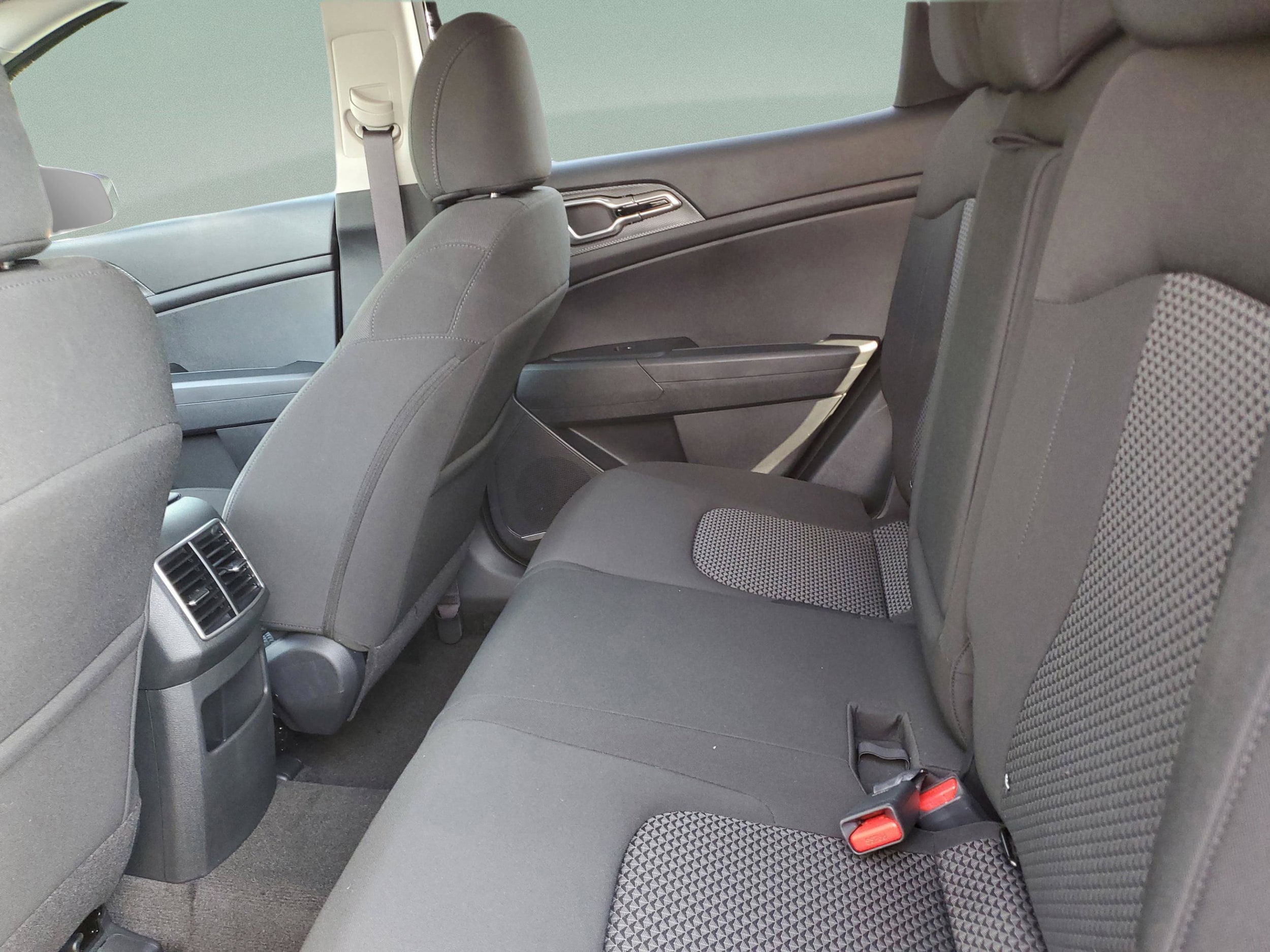2025 Kia Sportage LX Hybrid - Photo 30