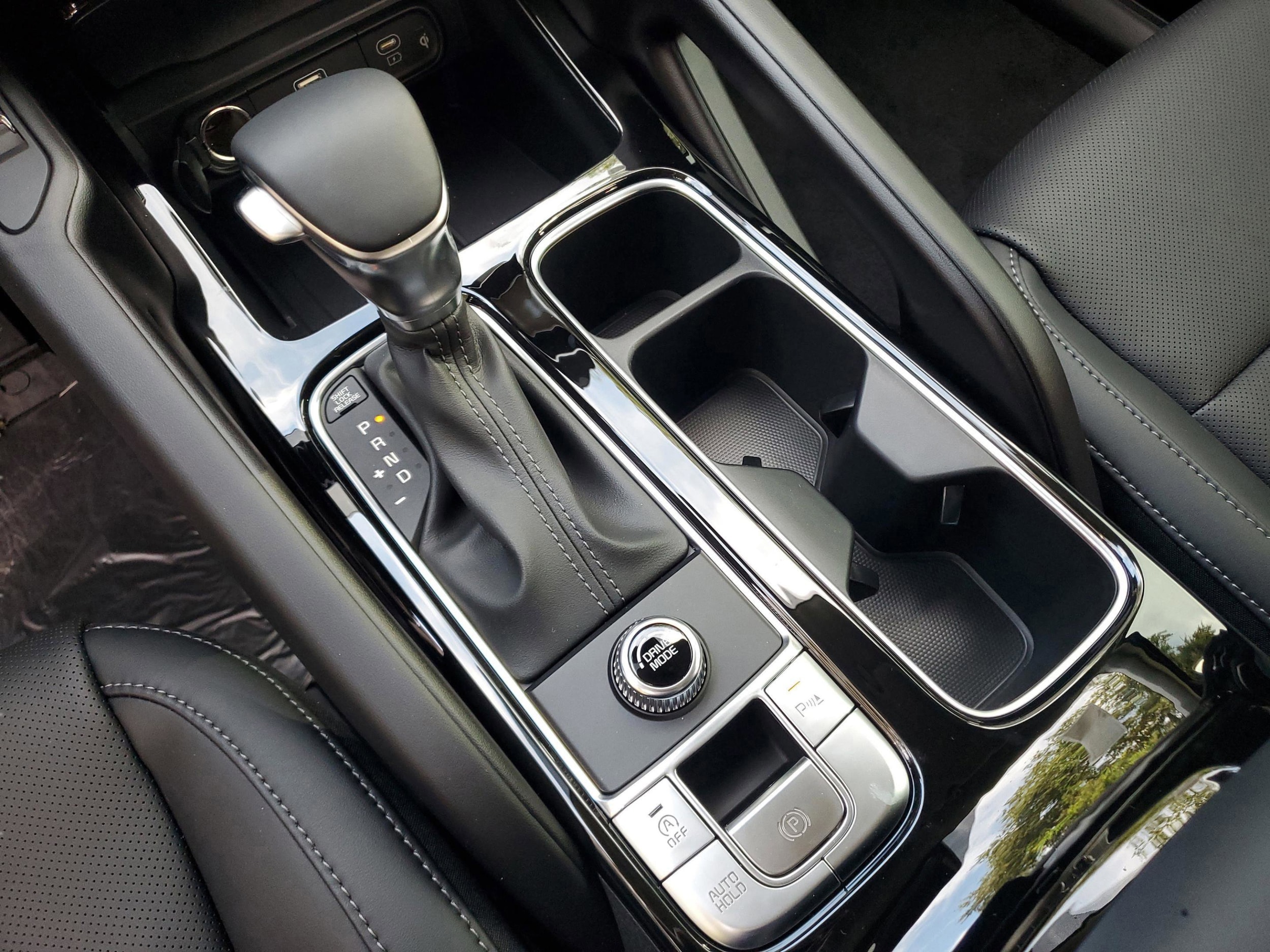 2025 Kia Telluride S - Photo 14