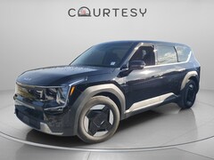 2026 Kia EV9 Light Short Range SUV