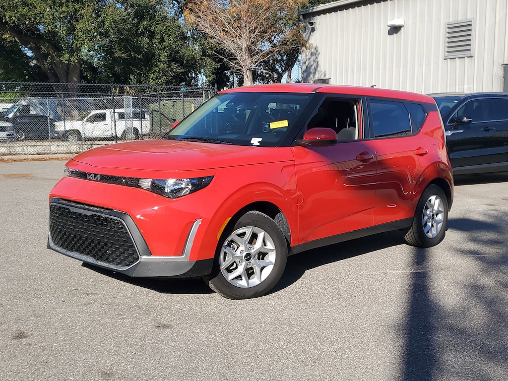 Certified 2025 Kia Soul LX Hatchback