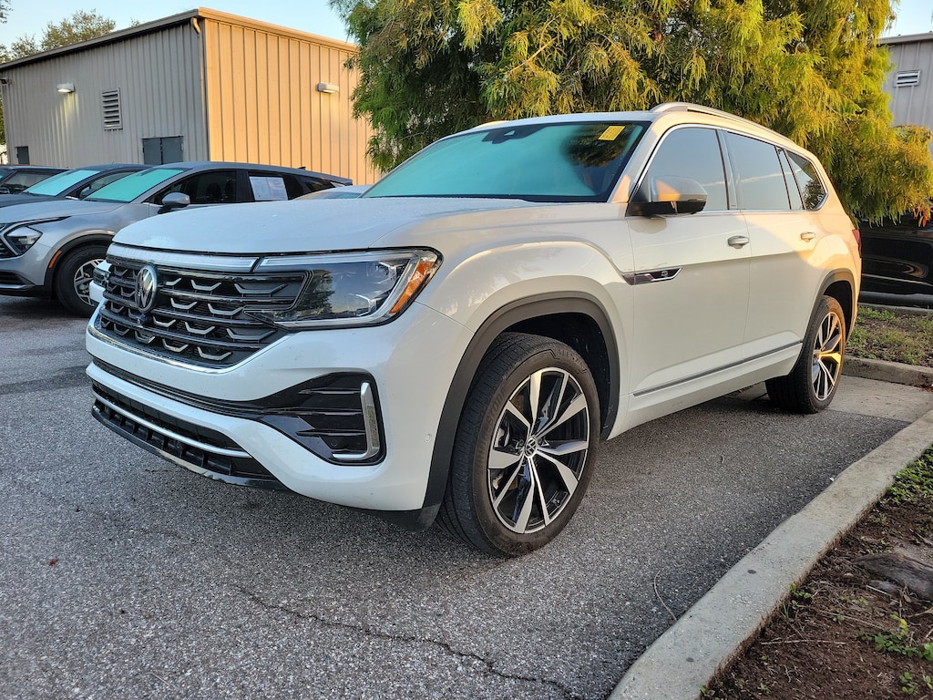 Used 2024 Volkswagen Atlas 2.0T SEL Premium R-Line SUV