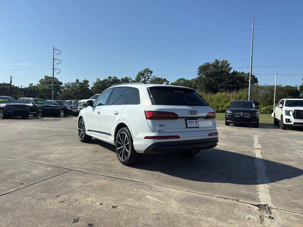 2023 Audi Q7 Premium Plus photo 4