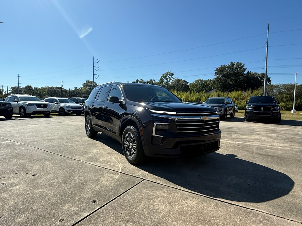 Used 2025 Chevrolet Traverse FWD LT Sport Utility