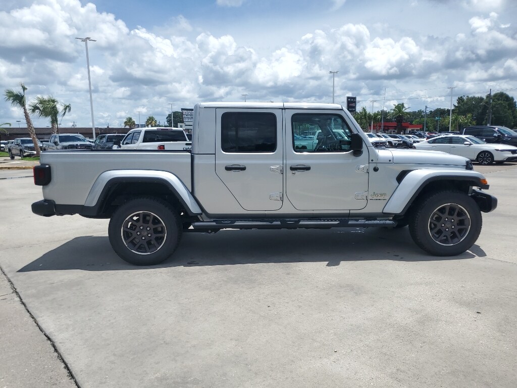 2023 Jeep Gladiator Overland photo 4