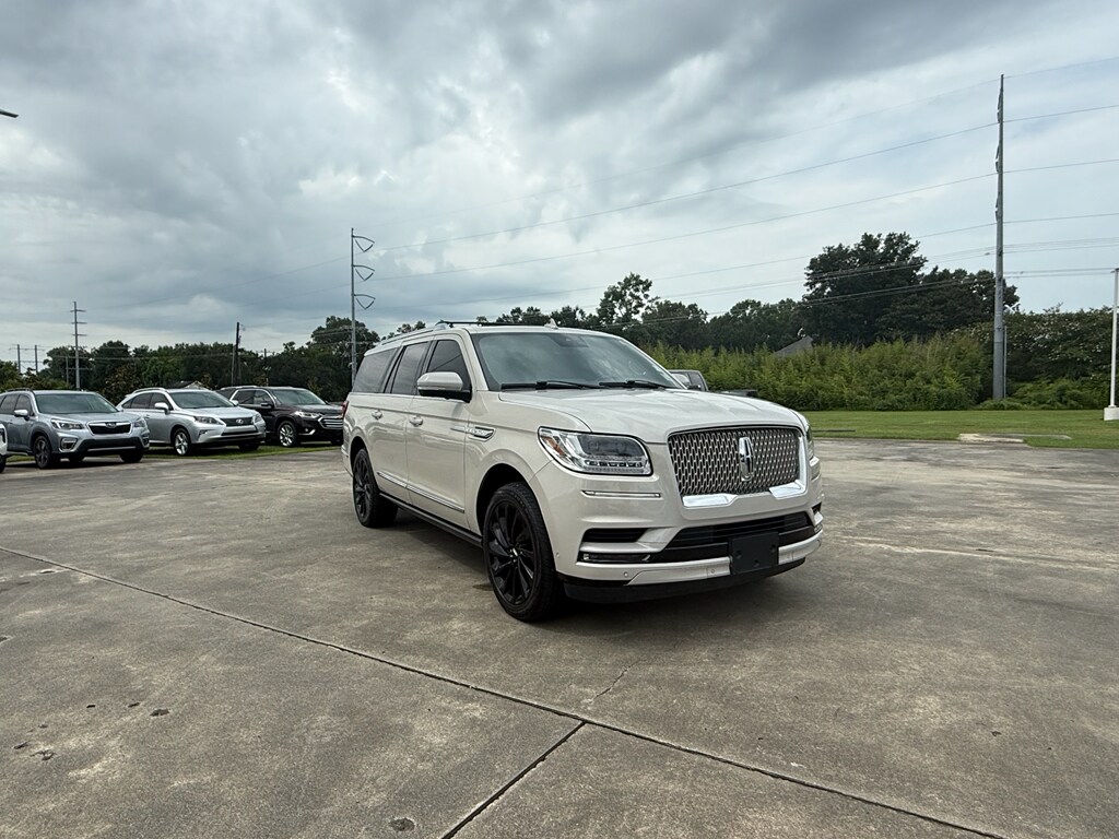 2021 Lincoln Navigator L Reserve photo 2