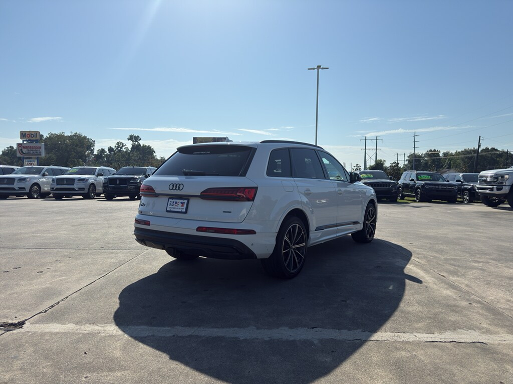 2023 Audi Q7 Premium Plus photo 3