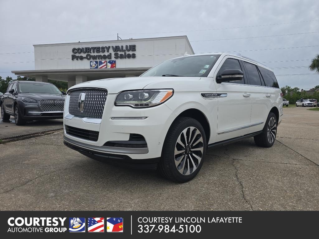 2022 Lincoln Navigator Reserve's photo