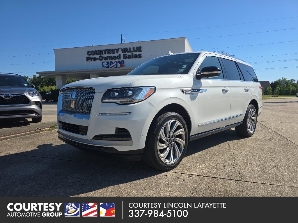 2022 Lincoln Navigator Reserve's photo