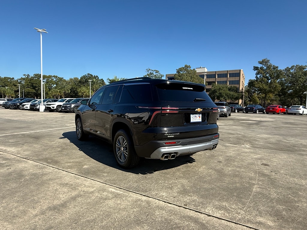 Used 2025 Chevrolet Traverse FWD LT Sport Utility