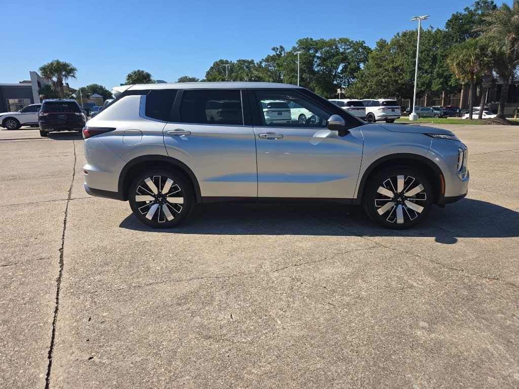 Used 2025 Mitsubishi Outlander Wagon
