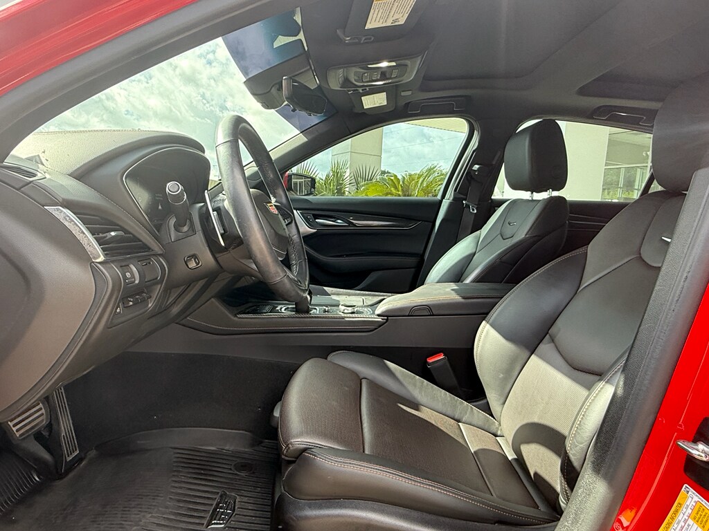 2024 Cadillac CT5 V photo 3