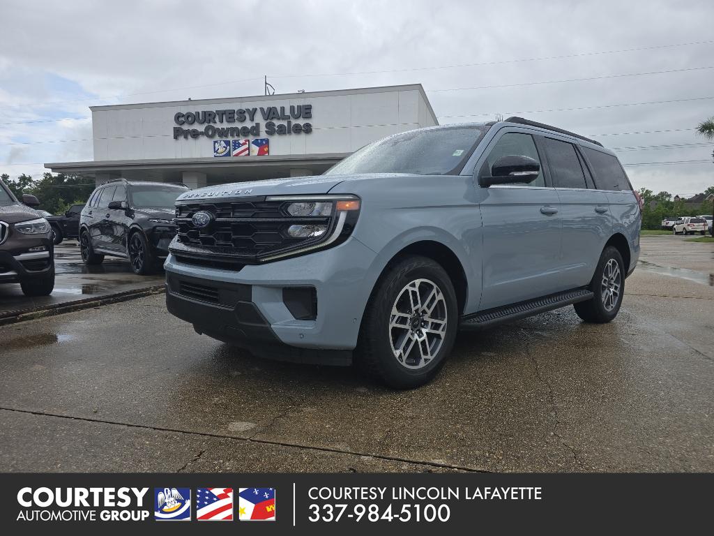 2025 Ford Expedition Active 4x4's photo