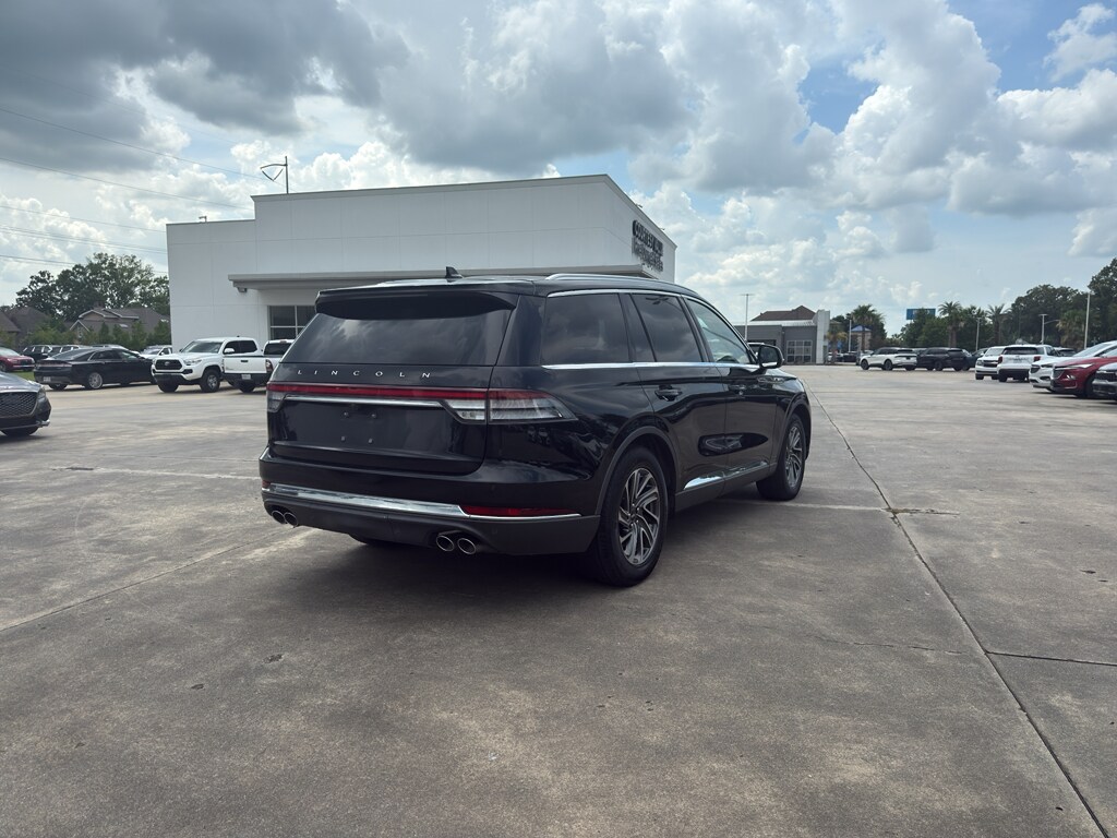 2021 Lincoln Aviator Standard photo 3