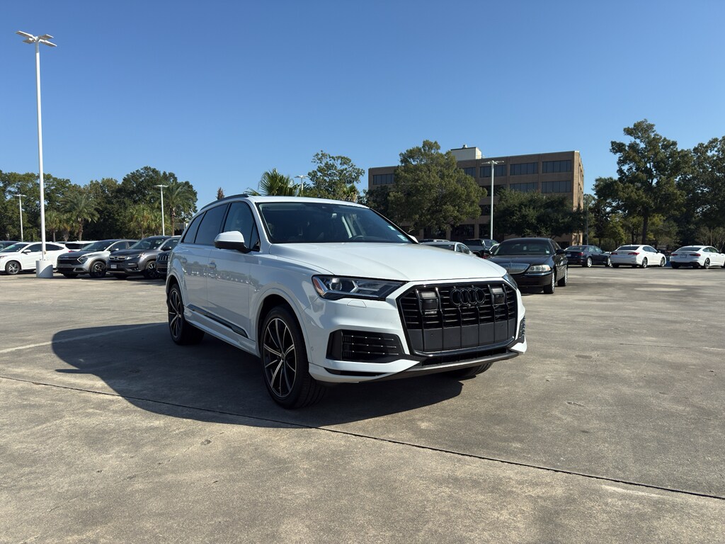 2023 Audi Q7 Premium Plus photo 2