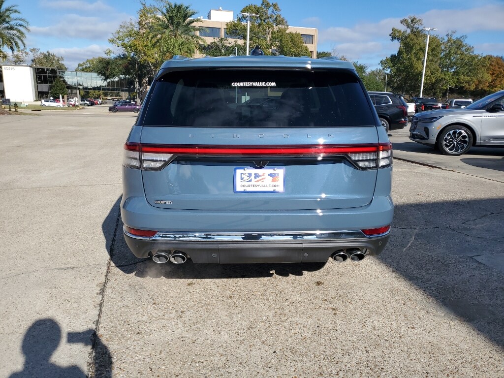 2023 Lincoln Nautilus Reserve photo 3