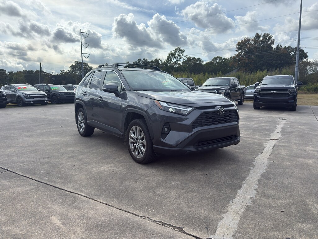 2023 Toyota RAV4 XLE Premium photo 2