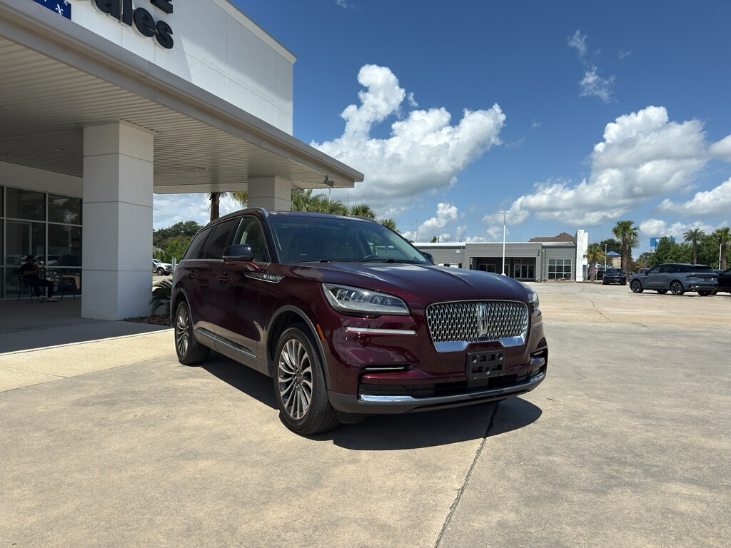 2022 Lincoln Aviator Standard photo 2