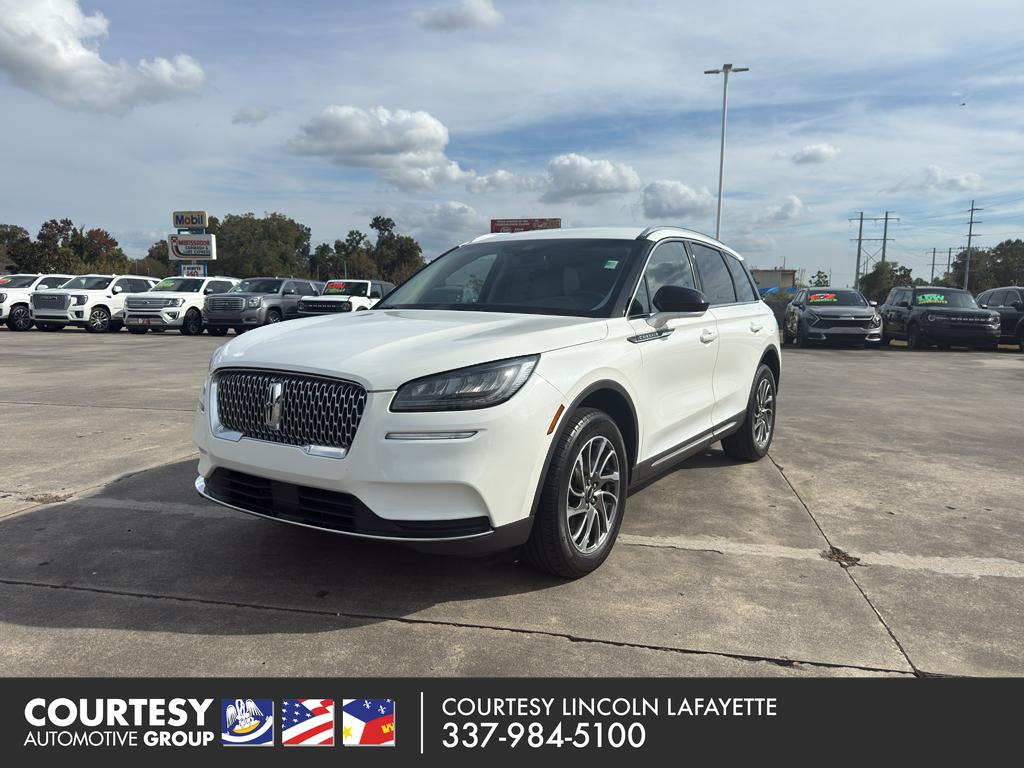 2022 Lincoln Corsair Base's photo