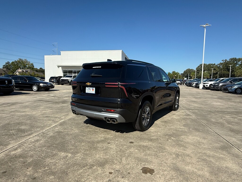 Used 2025 Chevrolet Traverse FWD LT Sport Utility