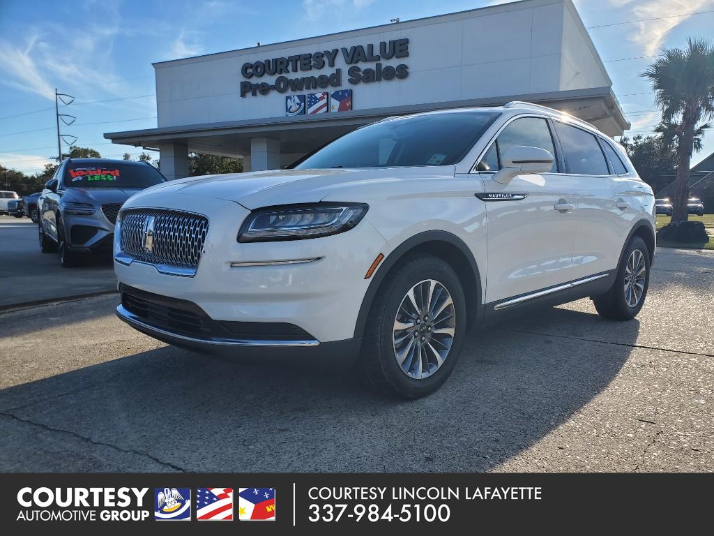 2022 Lincoln Nautilus Base's photo