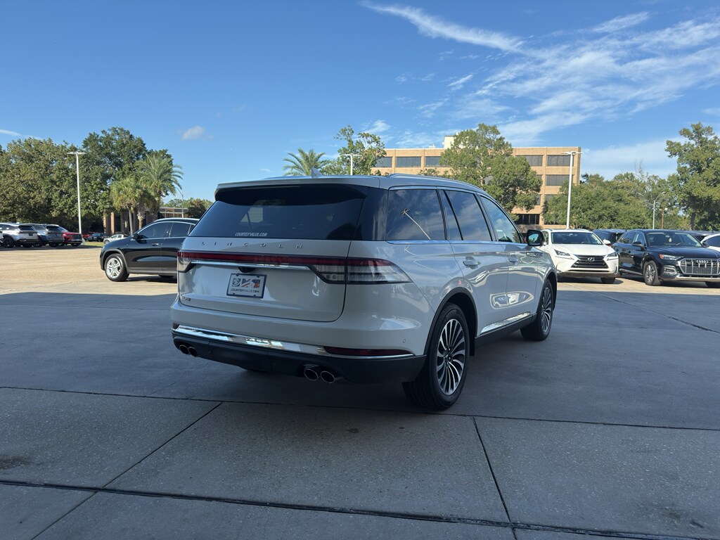 2023 Lincoln Aviator Reserve photo 2