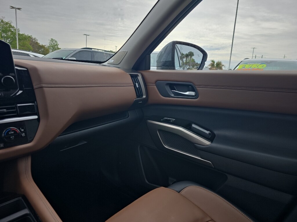 Used 2024 Nissan Pathfinder Platinum Sport Utility