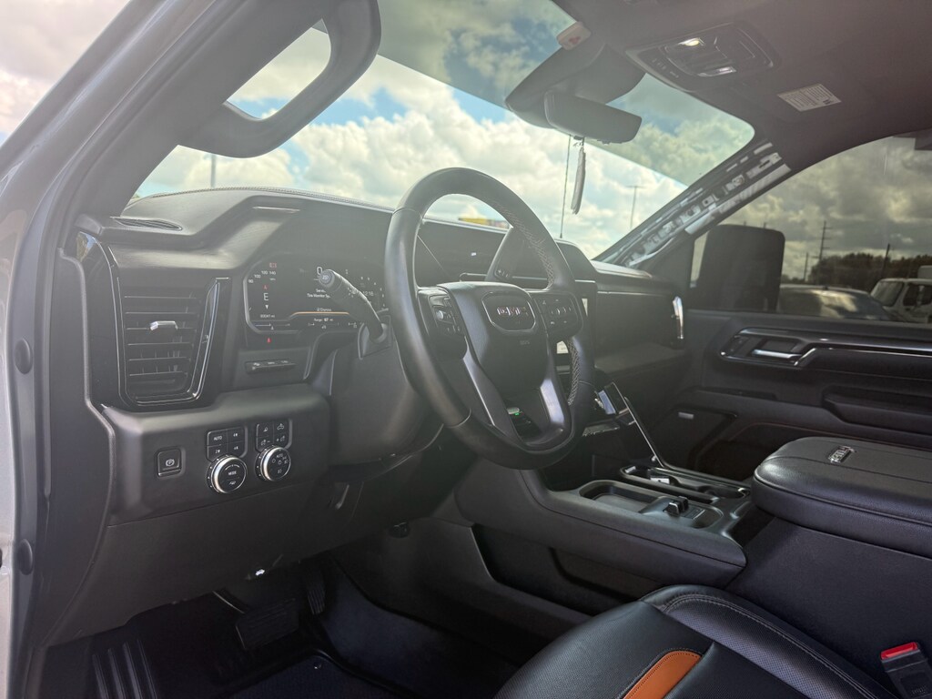 2024 Gmc Sierra HD AT4 photo 3