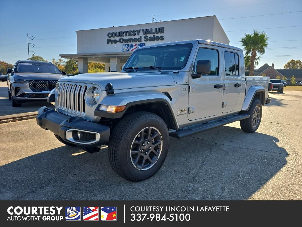 2023 Jeep Gladiator Overland's photo