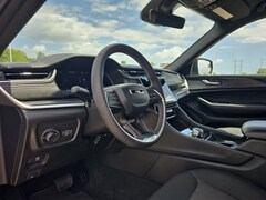 2025 Jeep Grand Cherokee Laredo Sport Utility