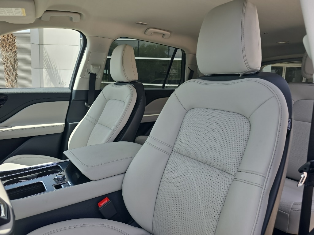 2026 Lincoln Aviator Premiere - Photo 16