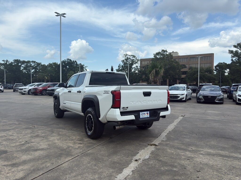 2024 Toyota Tacoma TRD photo 4