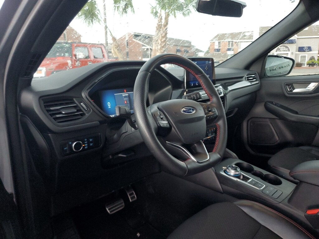 2024 Ford Escape ST-Line photo 4