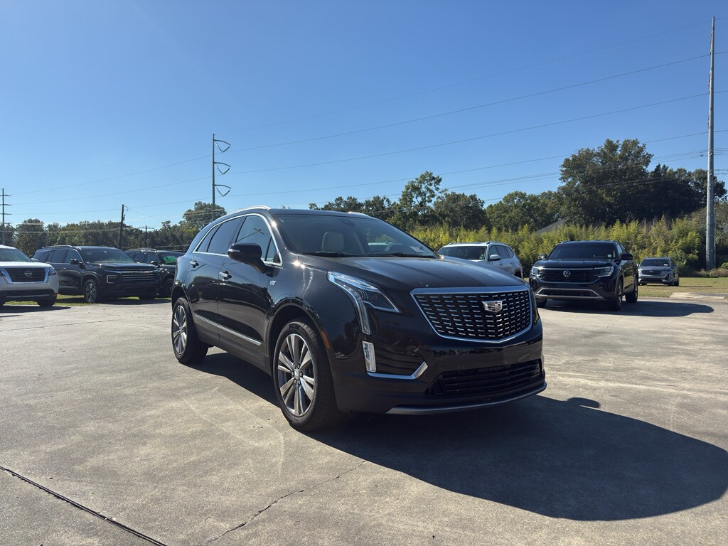 2025 Cadillac XT5 Premium Luxury photo 2