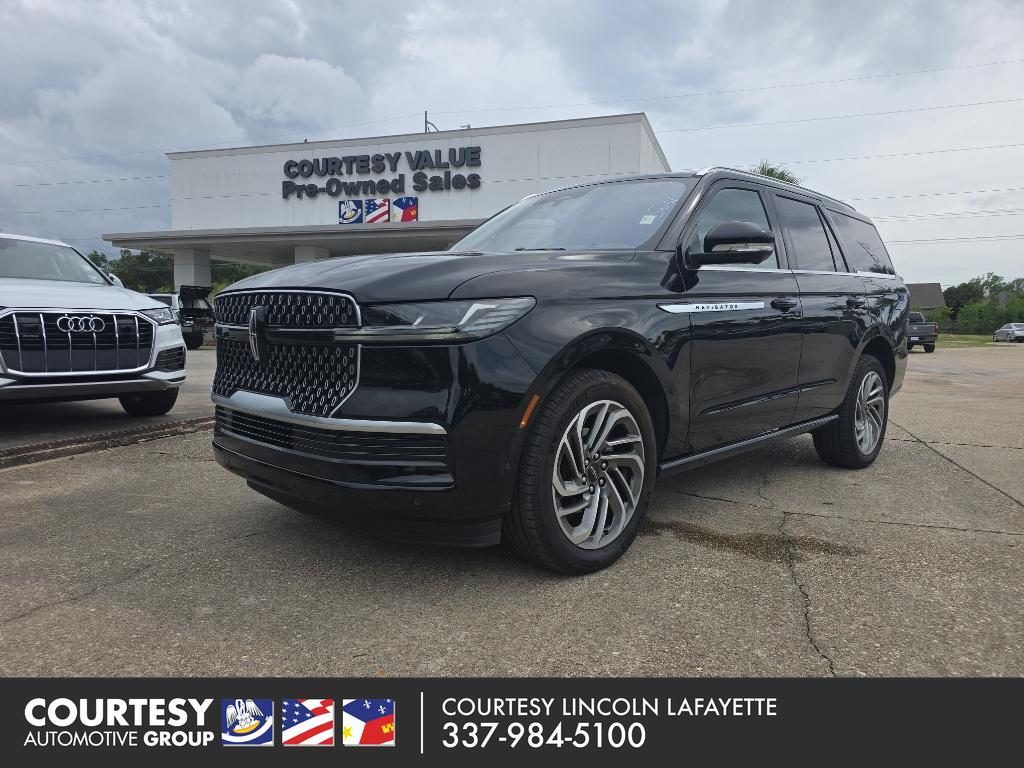 2025 Lincoln Navigator Reserve 4WD's photo