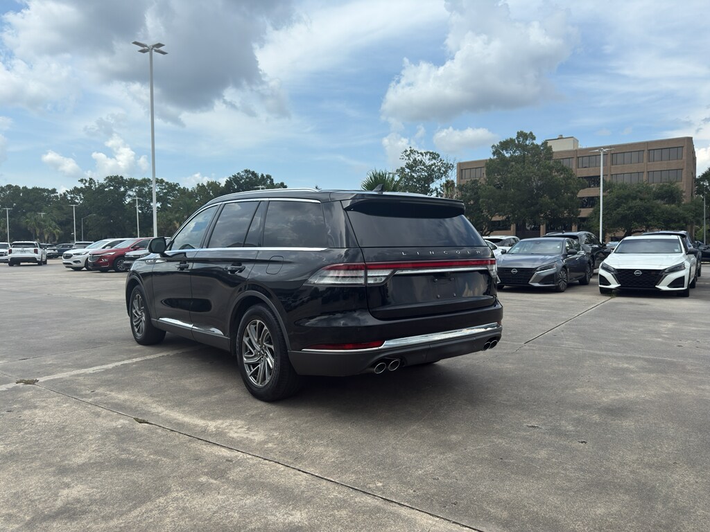 2021 Lincoln Aviator Standard photo 4
