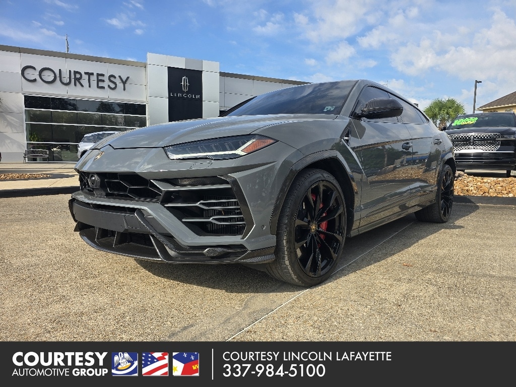 2022 Lamborghini URUS Graphite Capsule