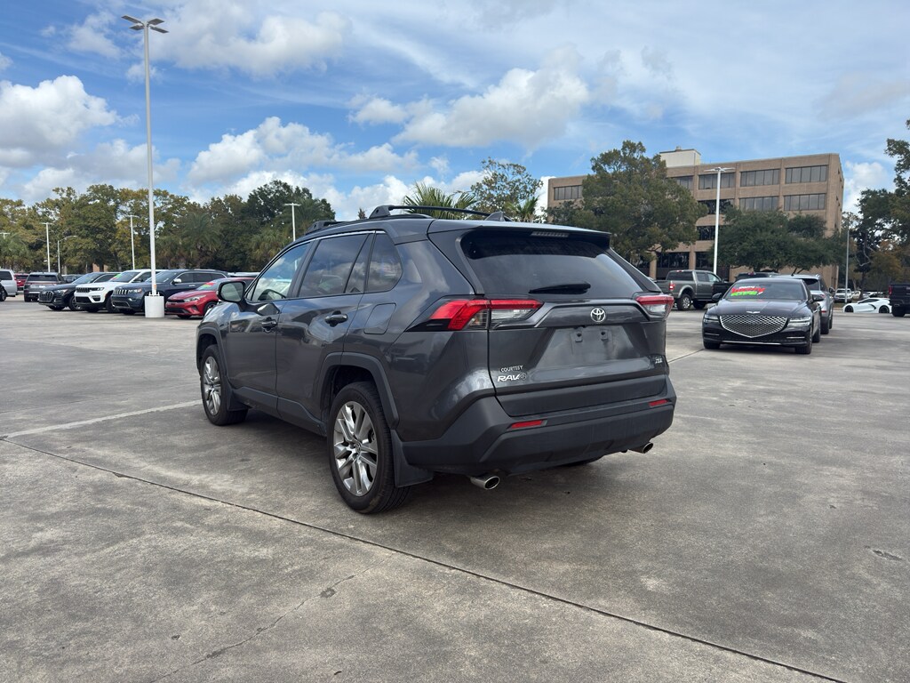 2023 Toyota RAV4 XLE Premium photo 4