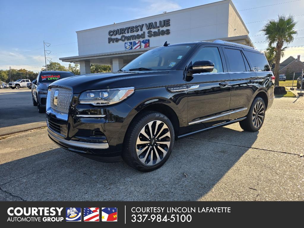 2022 Lincoln Navigator Reserve's photo