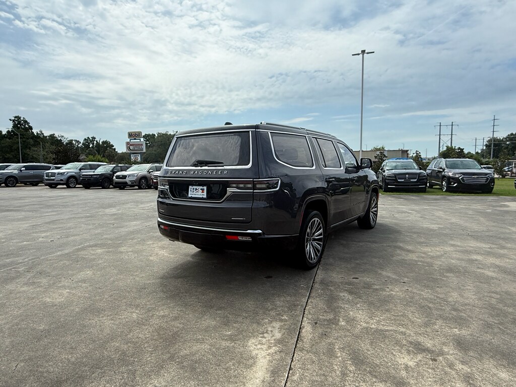 2022 Jeep Grand Wagoneer III photo 3