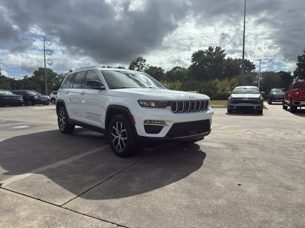 2024 Jeep Grand Cherokee Limited photo 2