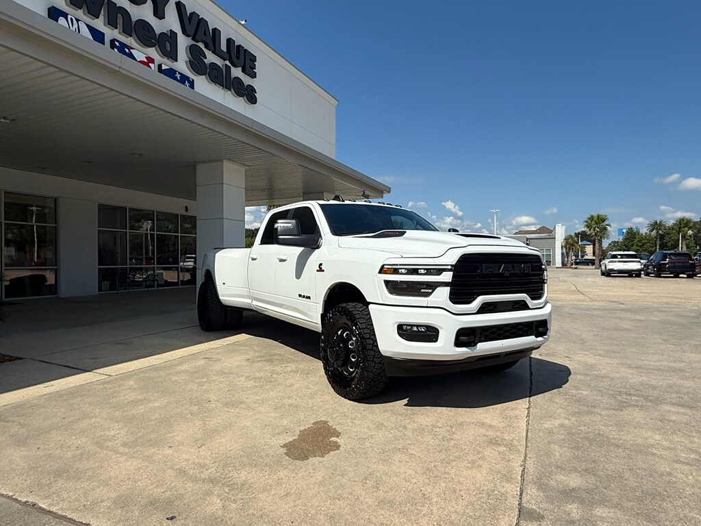 2025 Ram 3500 Laramie photo 2