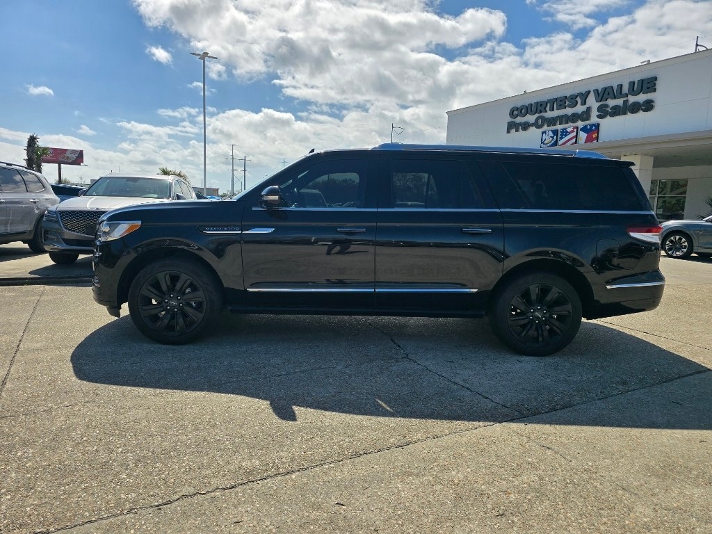 Used 2023 Lincoln Navigator L Reserve Sport Utility