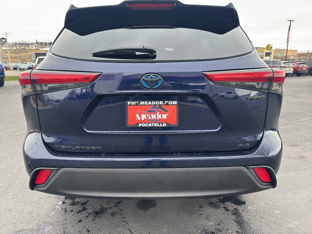 Used 2021 Toyota Highlander Hybrid Hybrid XLE Sport Utility