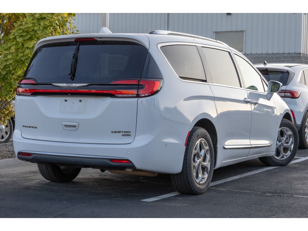 Used 2021 Chrysler Pacifica Limited AWD Wagon
