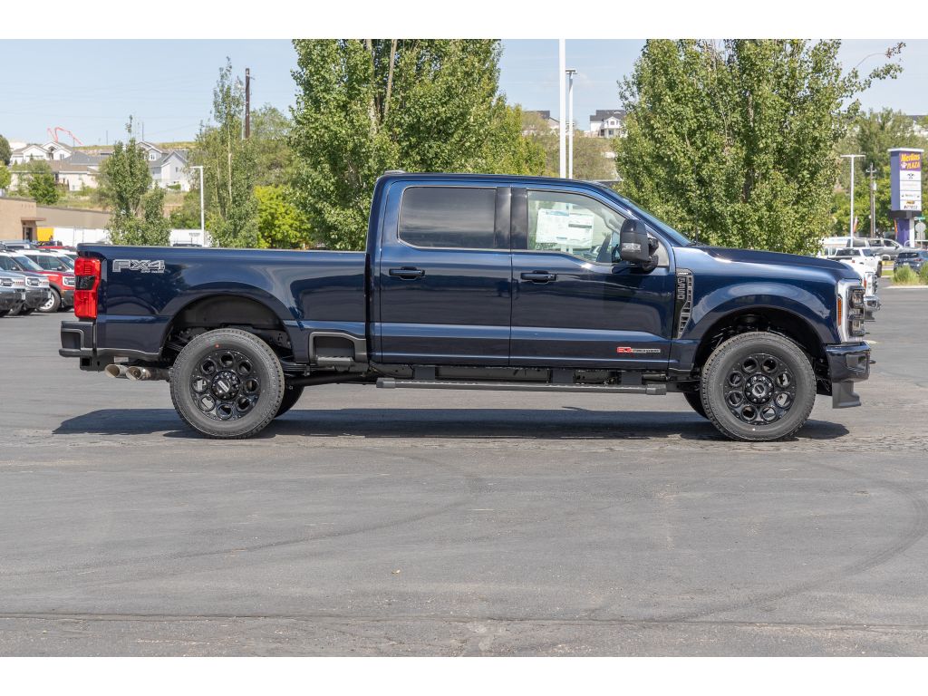 2025 Ford F-350 Lariat photo 2