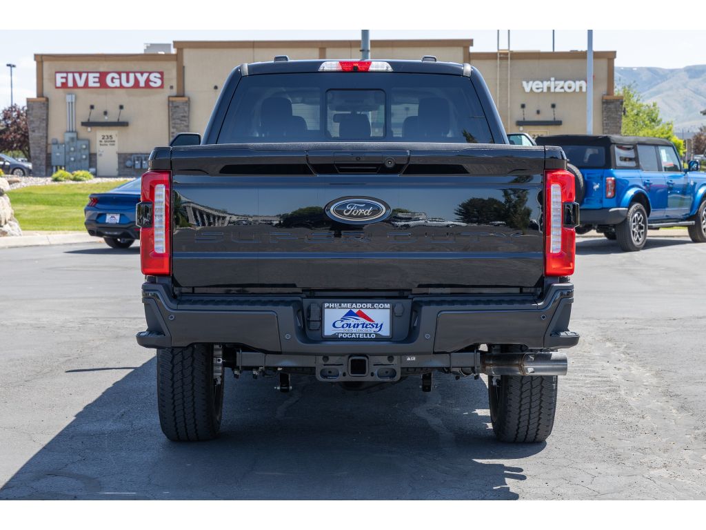 2025 Ford F-350 Lariat photo 4